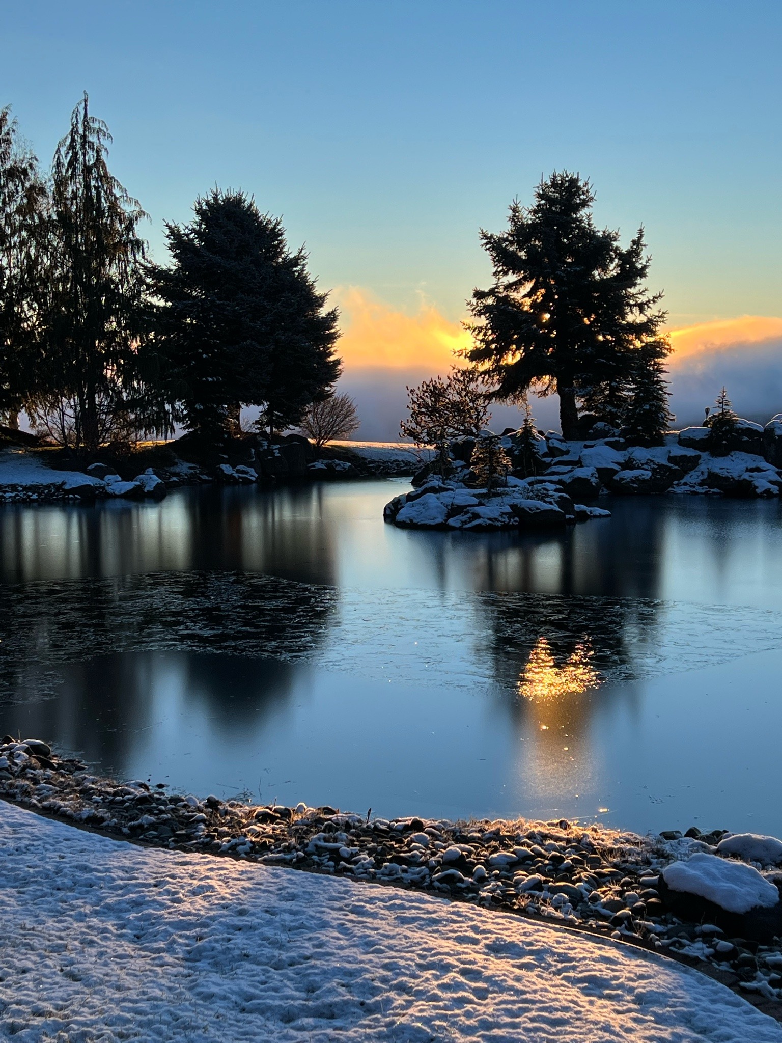 Природа Вот и зима. Озеро на закате. Как же красиво, даже не холодно.