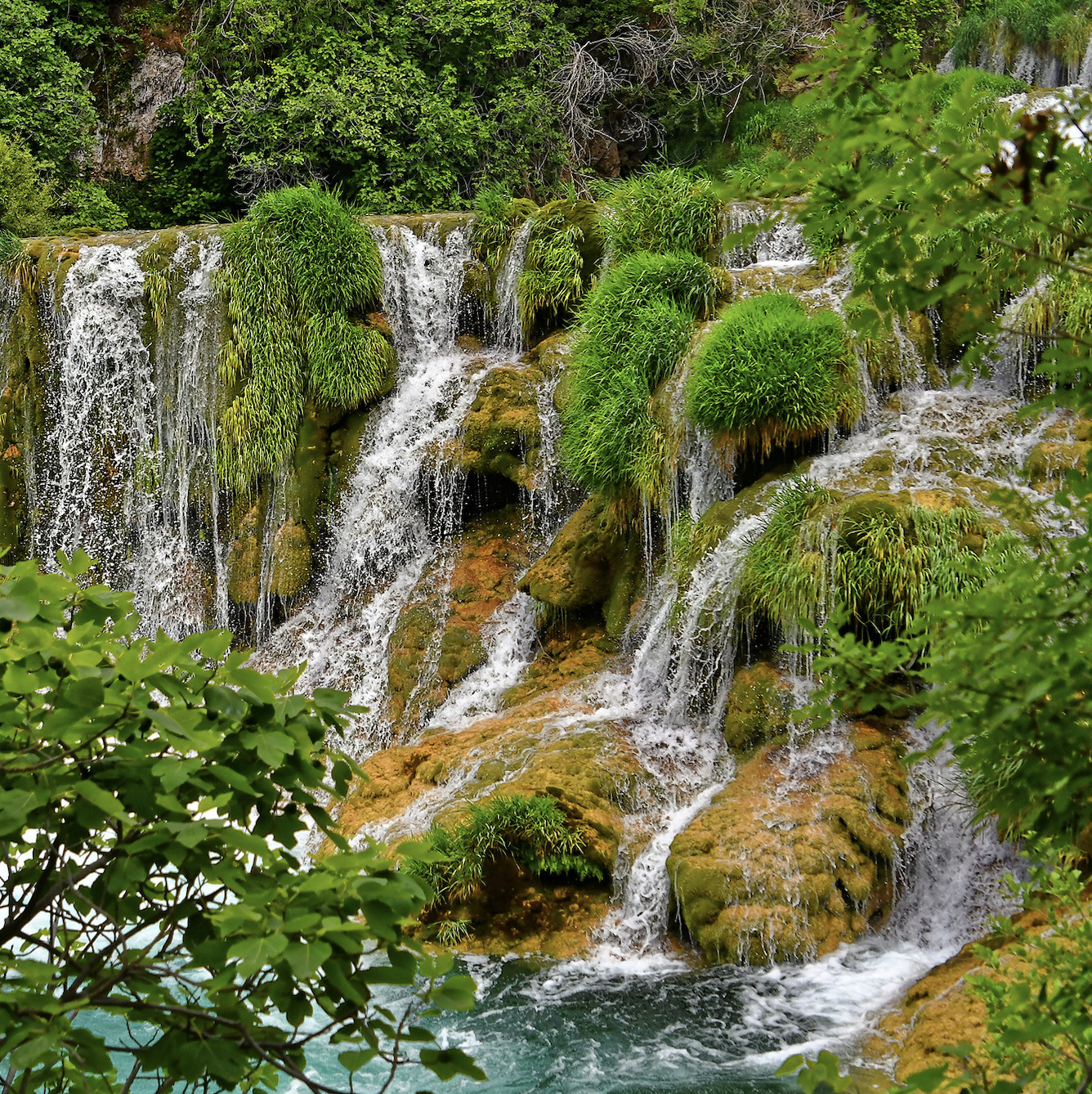 Природа Красота водопадов. Каждый водопад красив по своему. но это не мешает смотреть на падающую воду, на которую можно смотреть вечно.