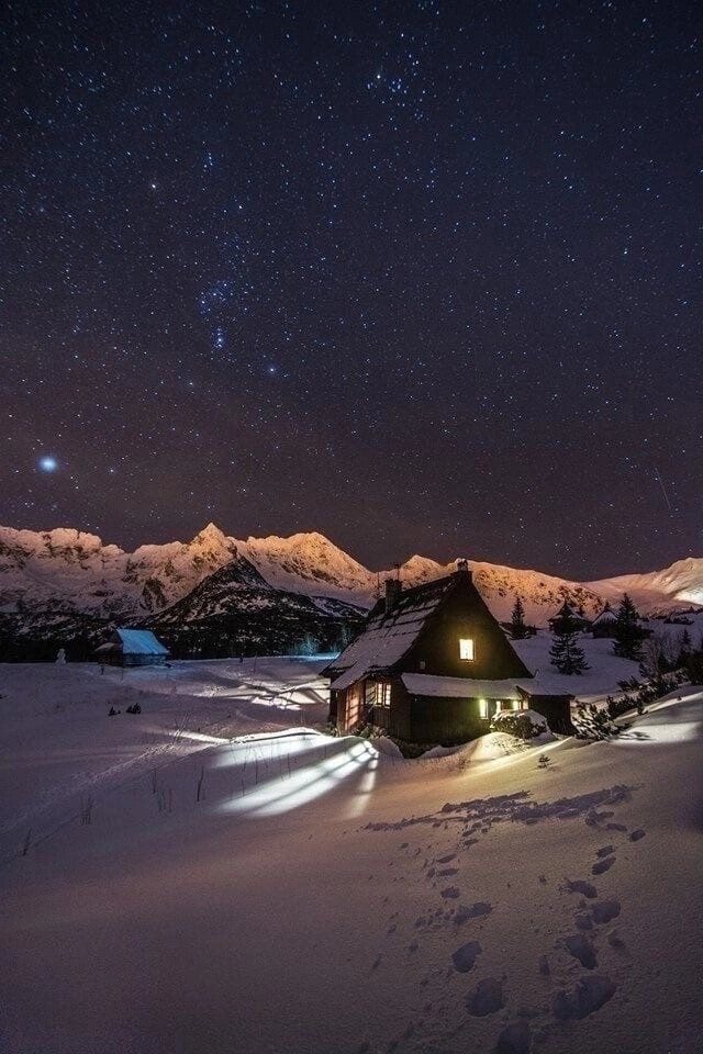 Природа Сказочная ночь, зимой в горах