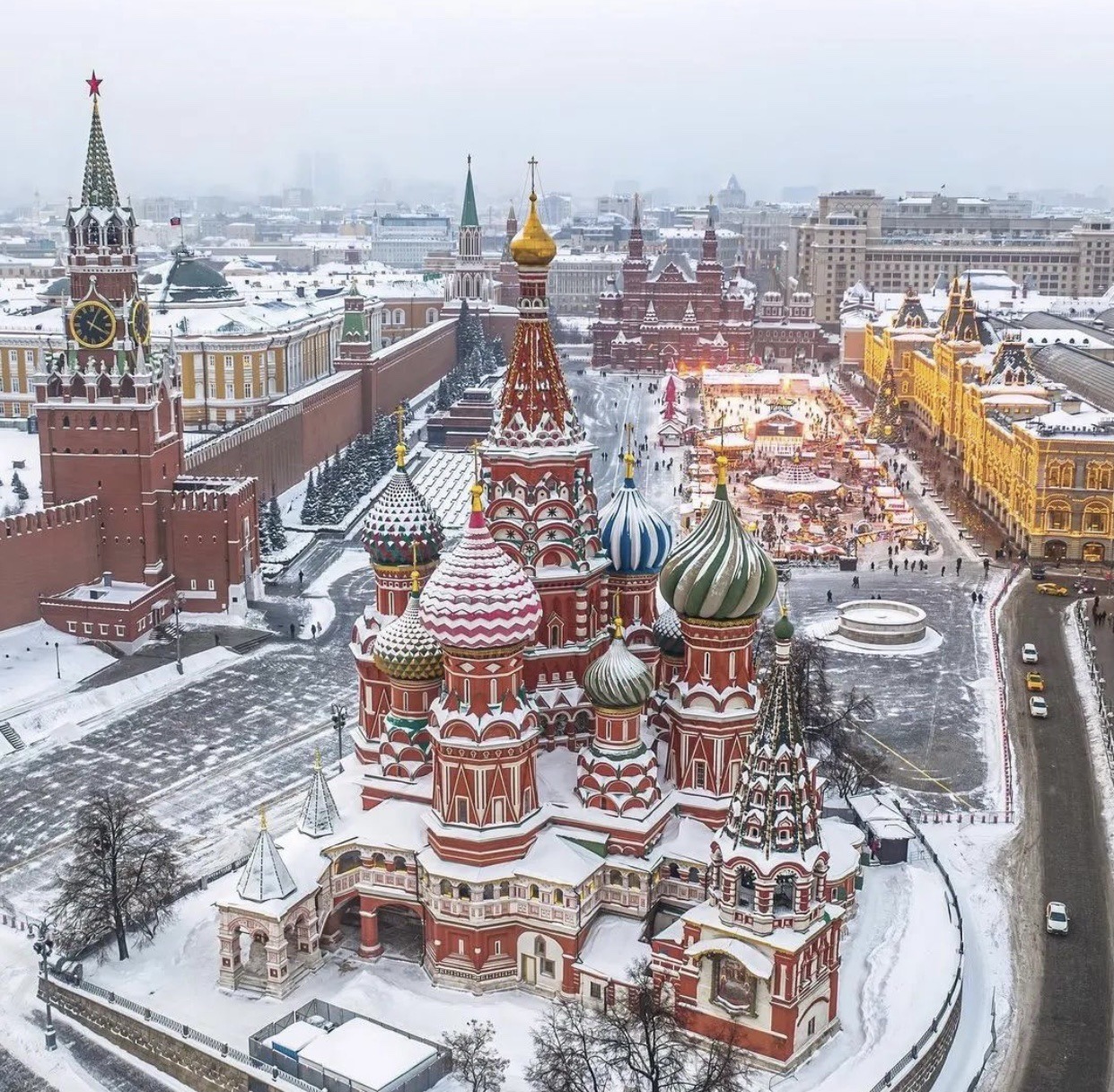 Путешествие Москва Красная площадь с высоты птичьего полета. Какая мощь и как красиво.