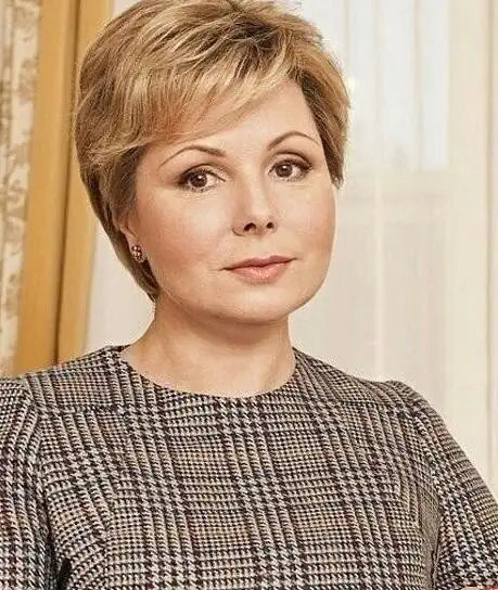 Ностальгия Дочка Юрия Гагарина, 63 года, как похожа на папу то! Какая красавица!